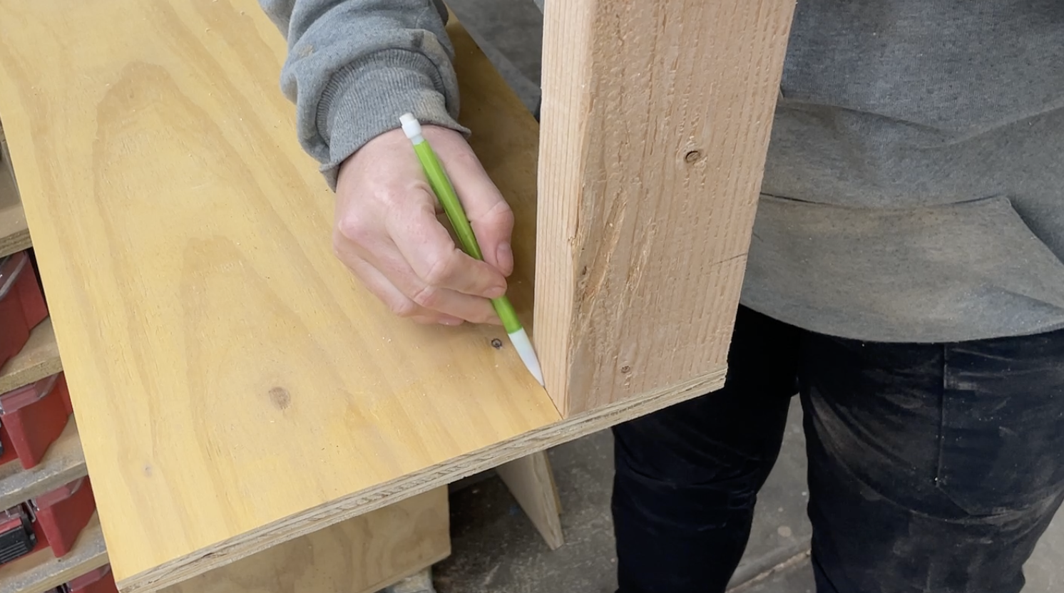 DIY Workbench | An AWESOME Match for Harvey's G700 — the Awesome